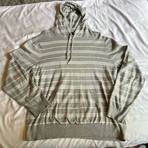 Men’s long sleeve hooded shirt